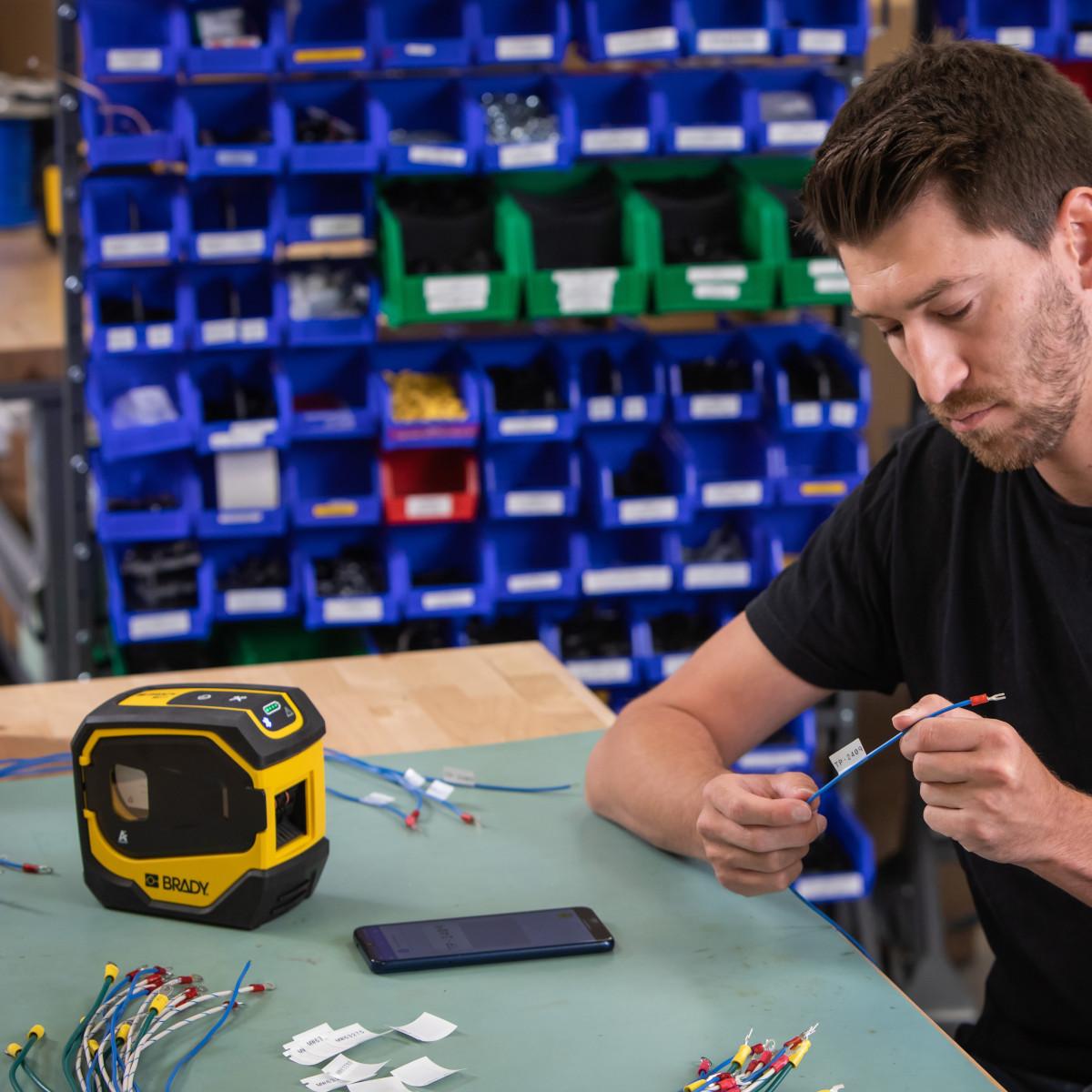 M511 BRADY PORTABLE BLUETOOTH LABEL PRINTER