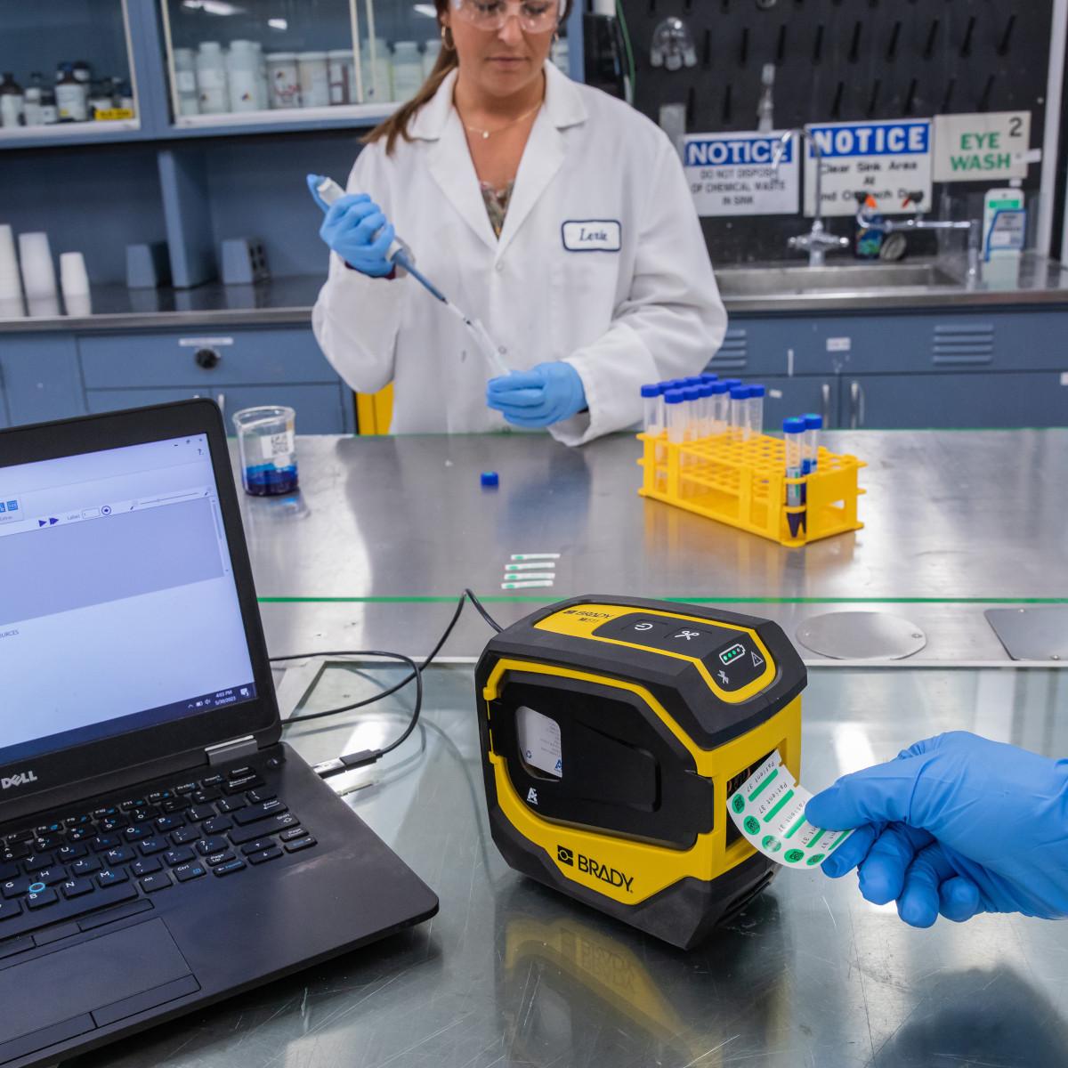 M511 BRADY PORTABLE BLUETOOTH LABEL PRINTER