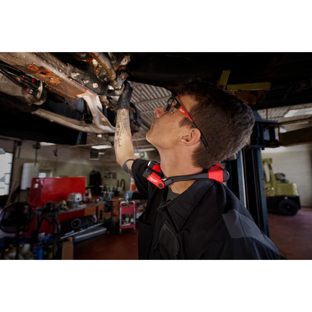 2117-21 MILWAUKE USB NECK LIGHT