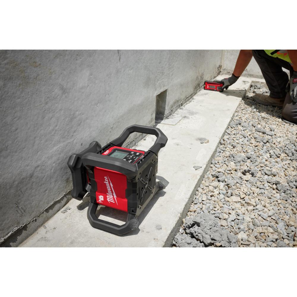 3704-21 MILWAUKE M18 RED EXTERIOR DUAL SLOPE ROTARY