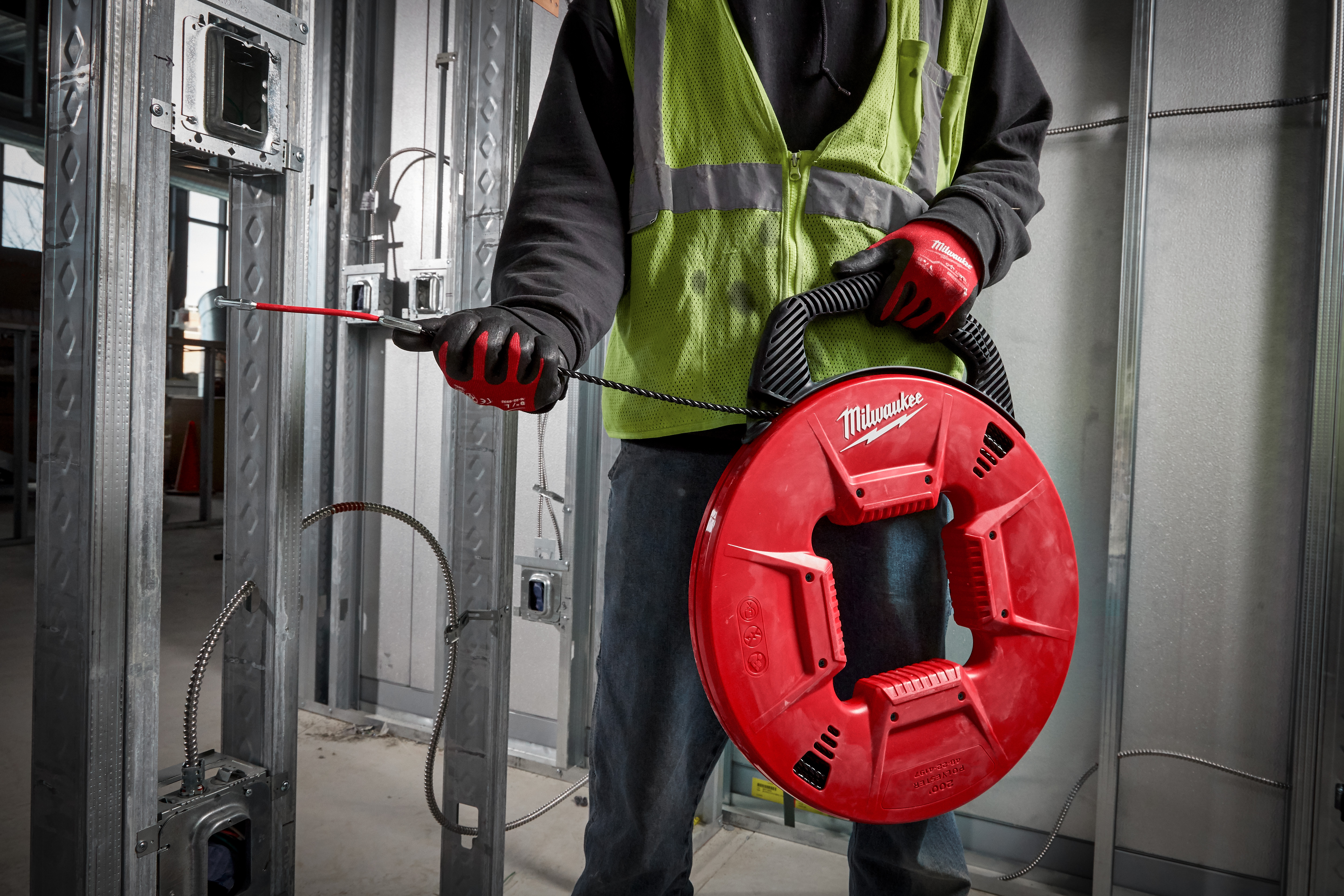 48-22-4195 MILWAUKE 100FT FISH TAPE