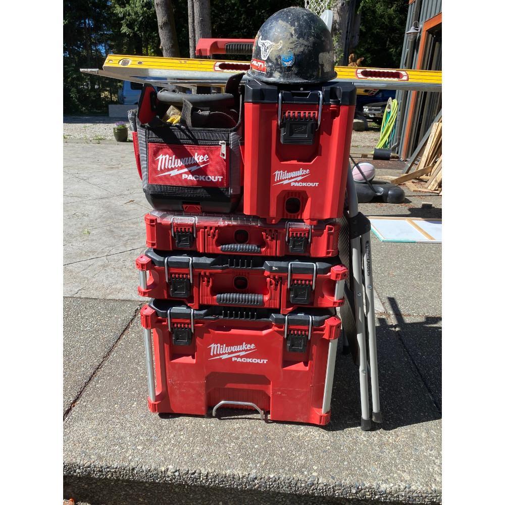 48-22-8424 MILWAUKE TOOL BOX
