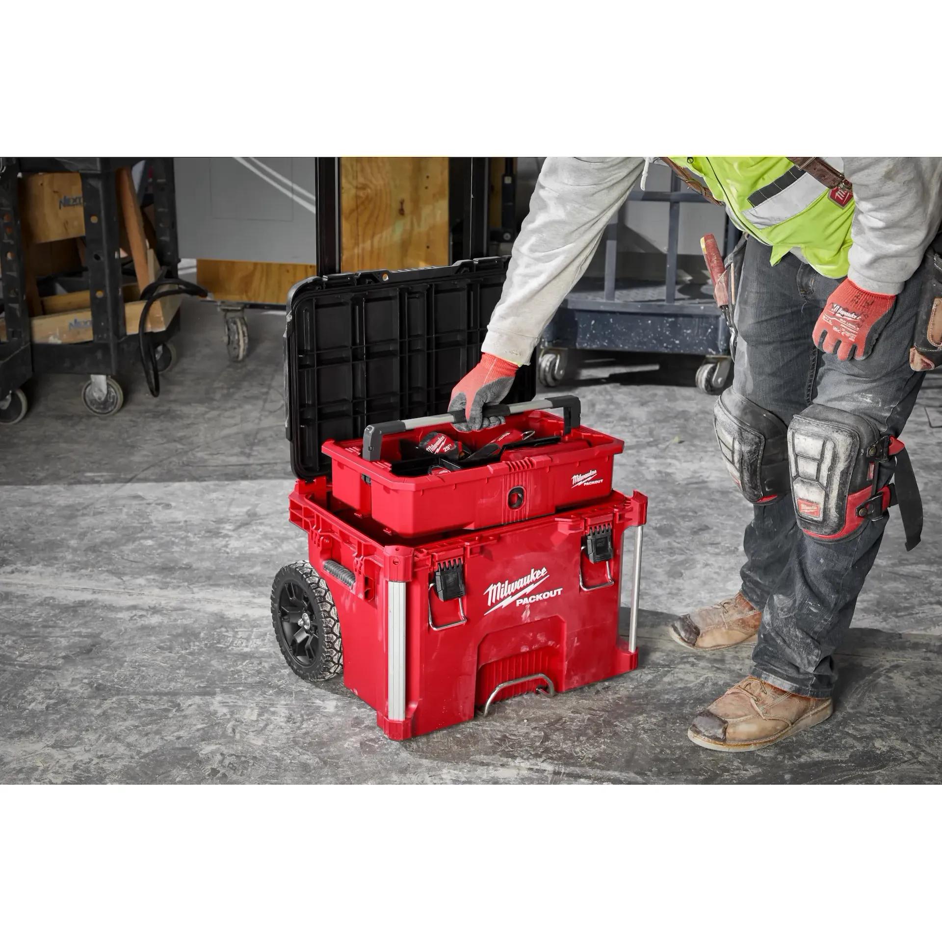 48-22-8427 MILWAUKE PACKOUT ROLLING TOOL BOX