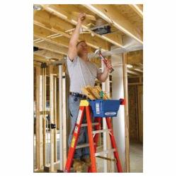 6206 WERNER 6FT FIBERGLASS STEPLADDER TYPE 1A 300LB LOAD CAPACITY