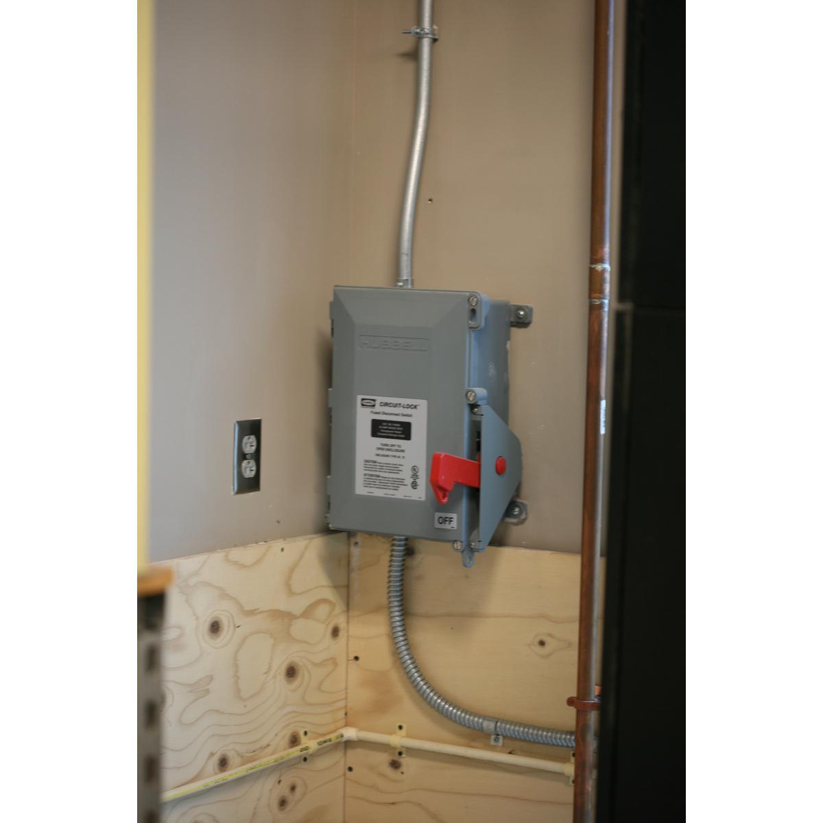 FDS30 HUB 3 POLE 30A FUSED DISCONNECT SWITCH