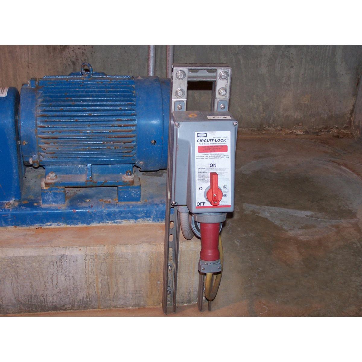 HBL430MI7W HUB 3P4W 30A 480V MECH INTERLCK
