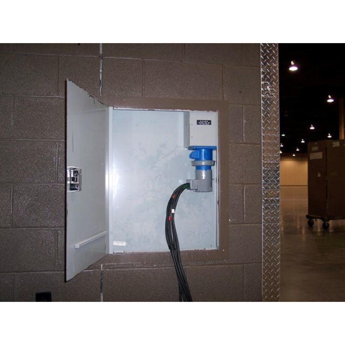 HBL560R9W HUB PS, IEC, RECP, 4P5W, 60A 120/208V, W/T..