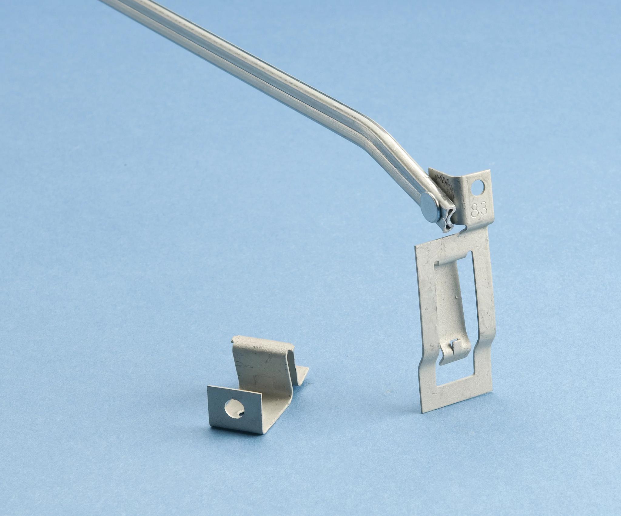 512 CDY T-BAR 24 BOX HANGER W/CHB BOX CLIP 50/box..
