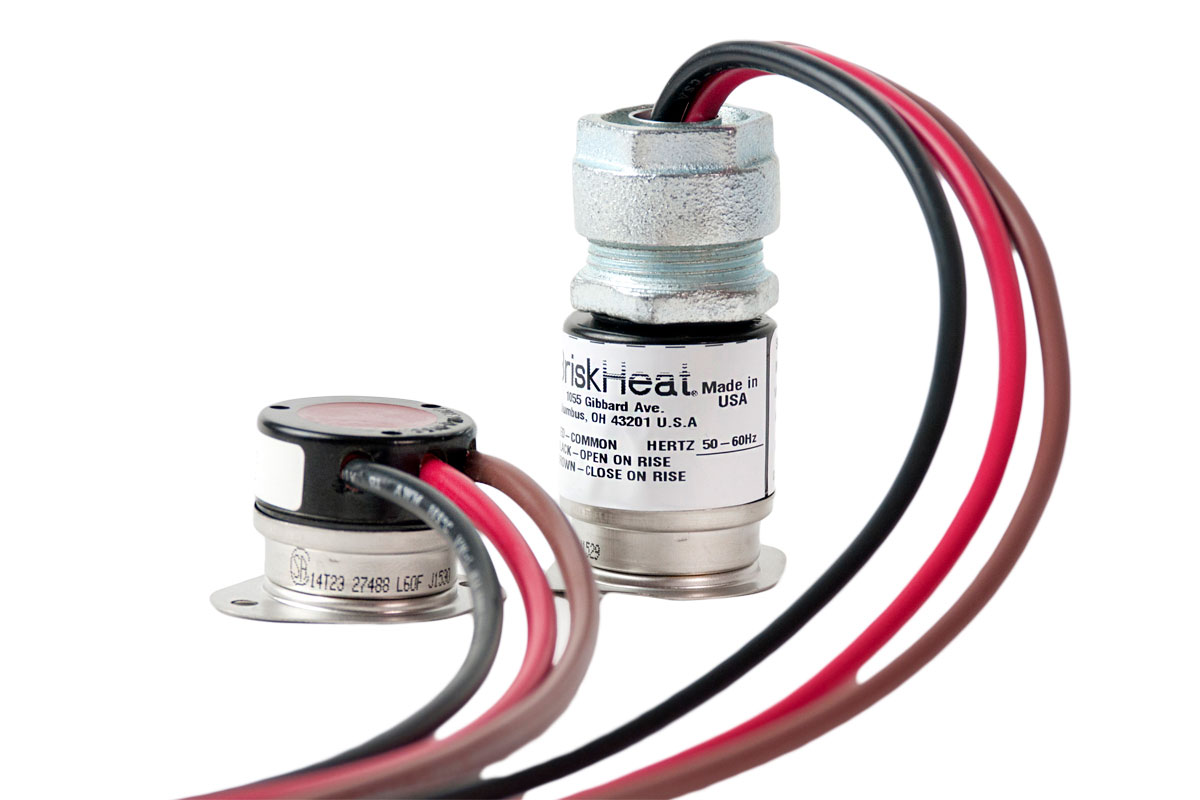 TD101X-105 BRISKHEAT HAZARDOUS AREA THERMOSTAT TEMP SENSOR RATED 25AMPS UPT0 277VAC UL UP TO 240VAC CSA CALSS 1 DIV 2 HAZARDOUS AREA MAX EXPOSURE TEMP 221F /105C SURFACE MOUNT POWER LEADS 4FT LG W/ CONDUIT FTG ON @90F/32C OFF @ 105F/41C