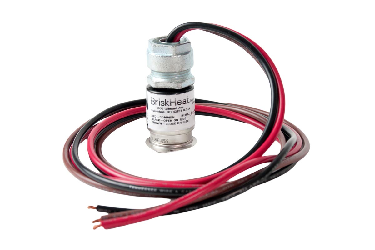 TD101X-105 BRISKHEAT HAZARDOUS AREA THERMOSTAT TEMP SENSOR RATED 25AMPS UPT0 277VAC UL UP TO 240VAC CSA CALSS 1 DIV 2 HAZARDOUS AREA MAX EXPOSURE TEMP 221F /105C SURFACE MOUNT POWER LEADS 4FT LG W/ CONDUIT FTG ON @90F/32C OFF @ 105F/41C