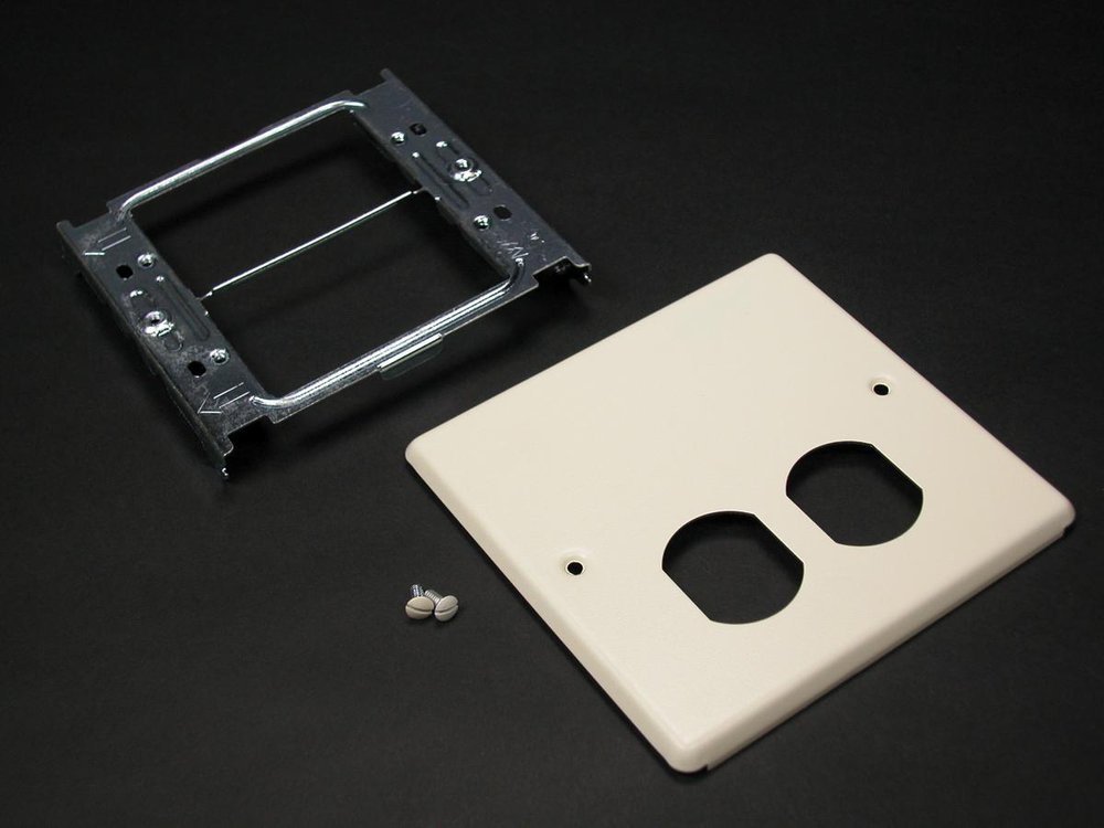 V4047BX WIREMOLD 2-GANG DUPLEX