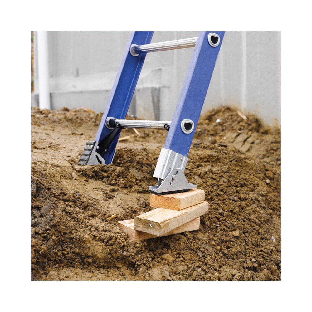 D8224-2EQ WERNER FIBERGLASS
